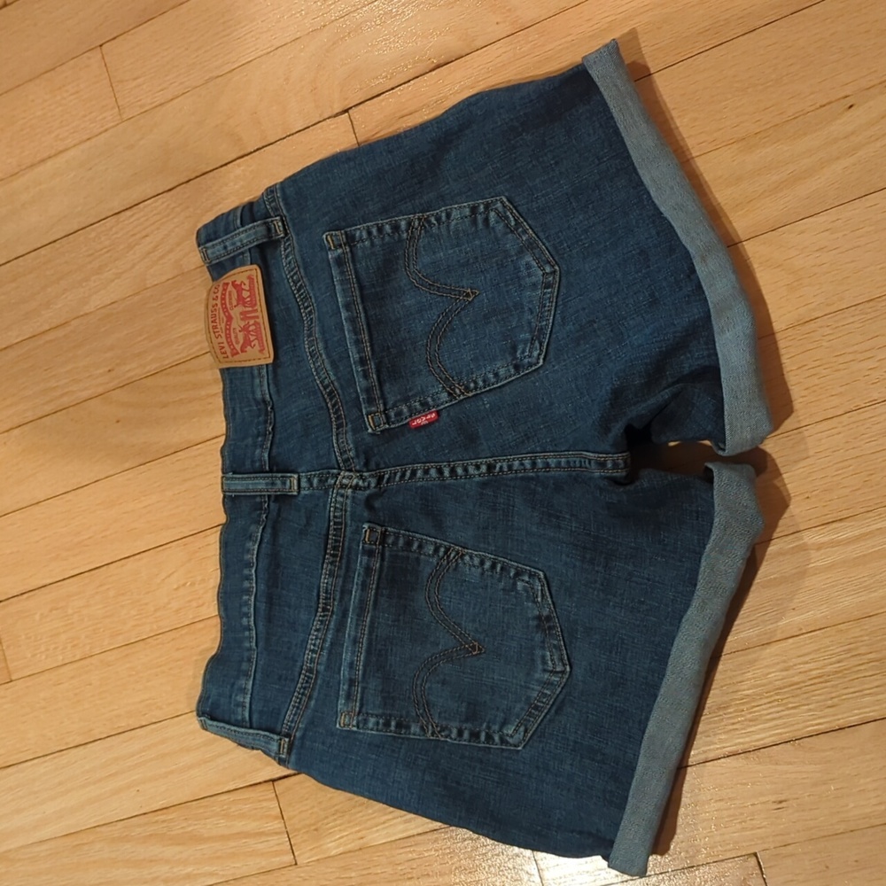 Levi's jean shorts 27"